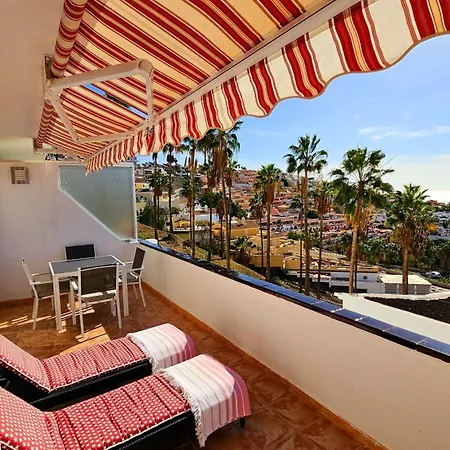 Cozy Sea Views In Апартаменти