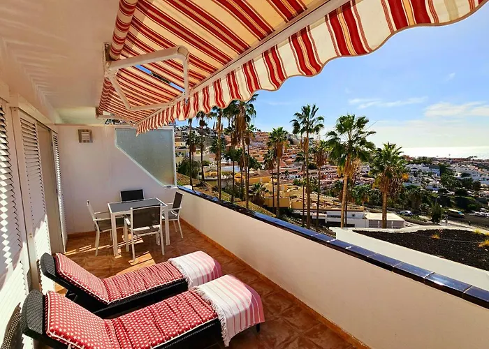 Cozy Sea Views In Appartamento