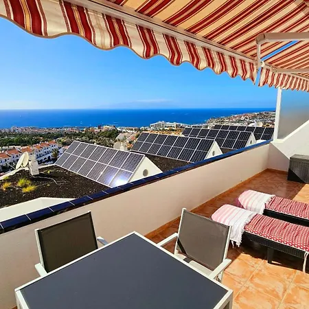 Cozy Sea Views In *